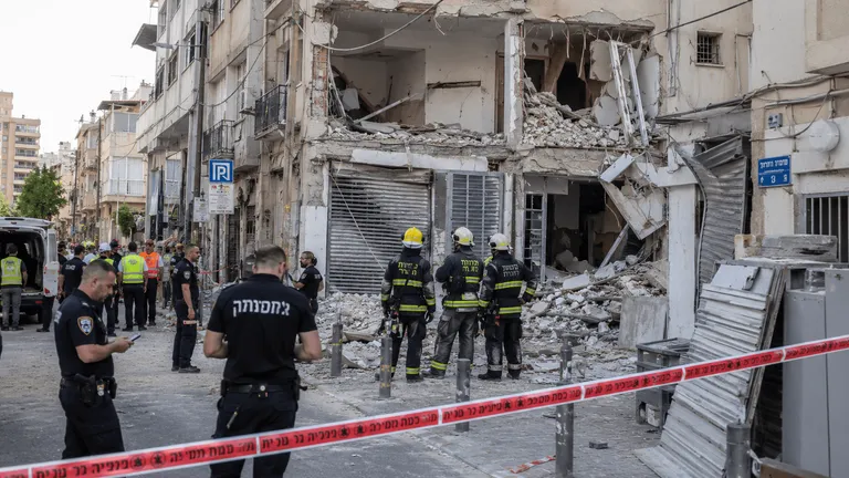 תמונה עבור הכתבה: בניין קרס בבני ברק במהלך שיפוצים, ללא נפגעים